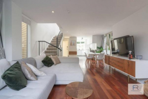 Chic Parnell Townhouse